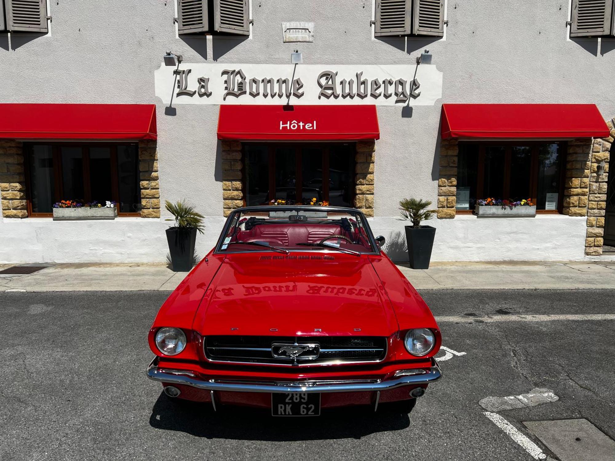 La Bonne Auberge Segny Exterior photo